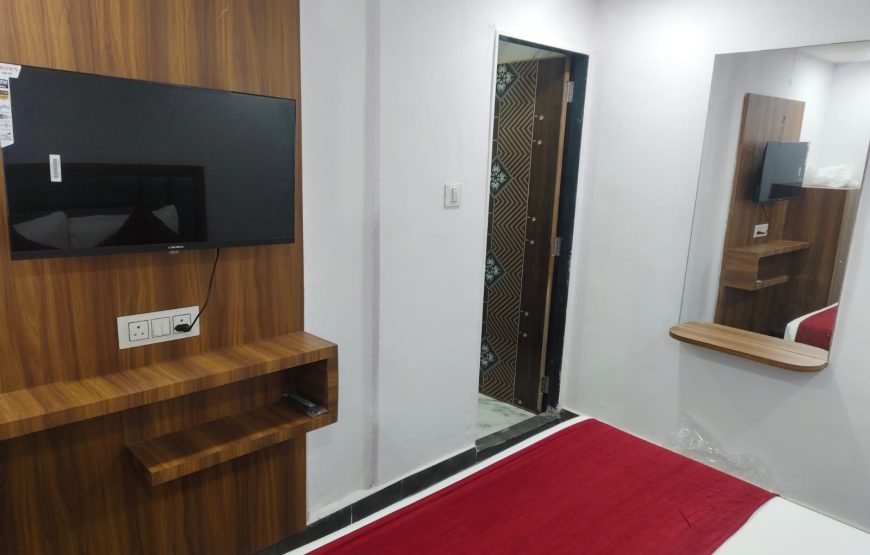 MARUTI R Family Room
